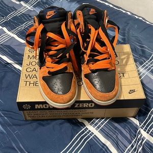 Men’s Nike dunks size 8 high top